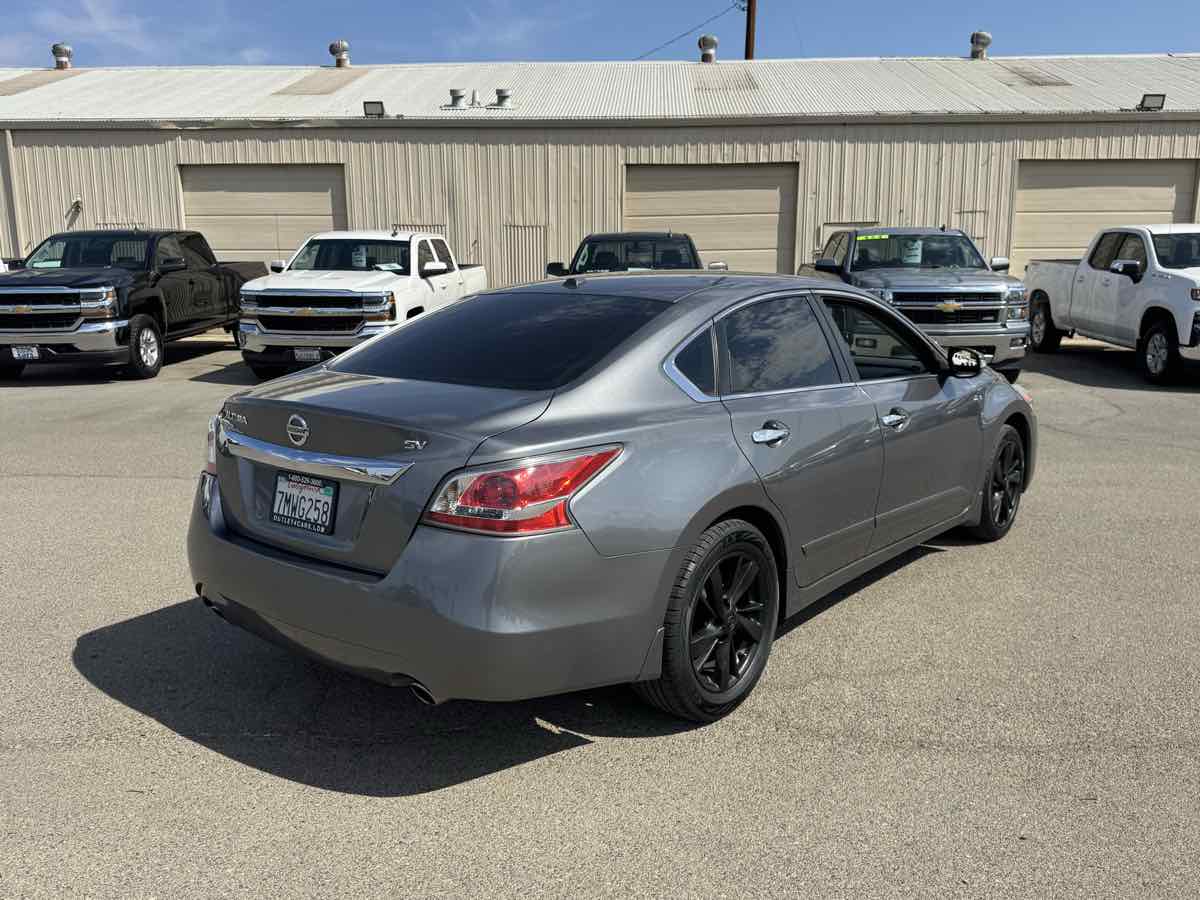 Nissan Altima photo 10