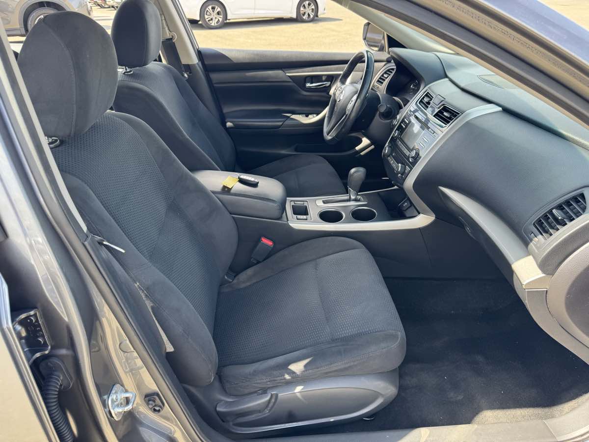 Nissan Altima photo 14