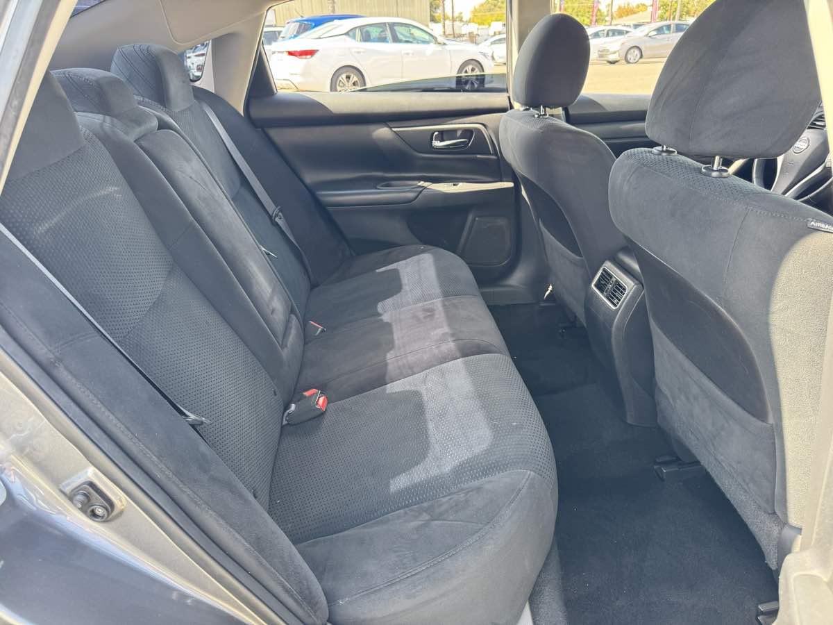 Nissan Altima photo 18