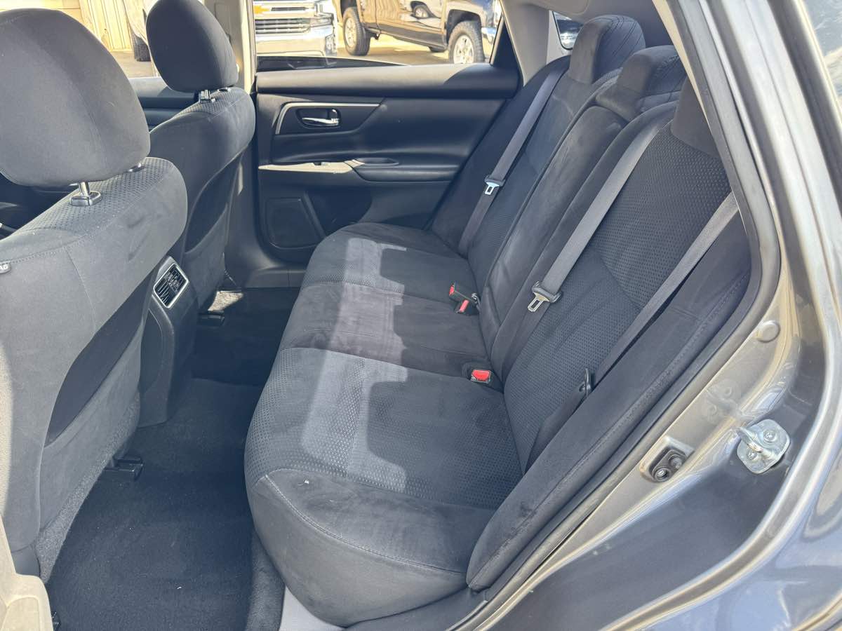 Nissan Altima photo 20