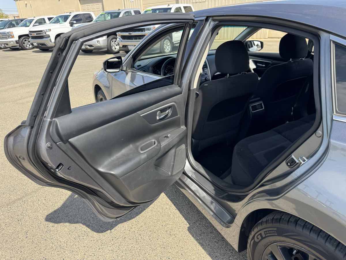 Nissan Altima photo 21