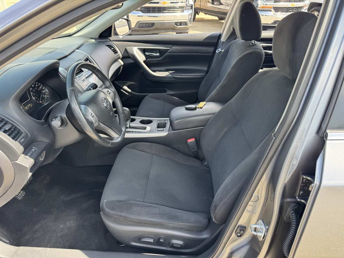 Nissan Altima photo 22