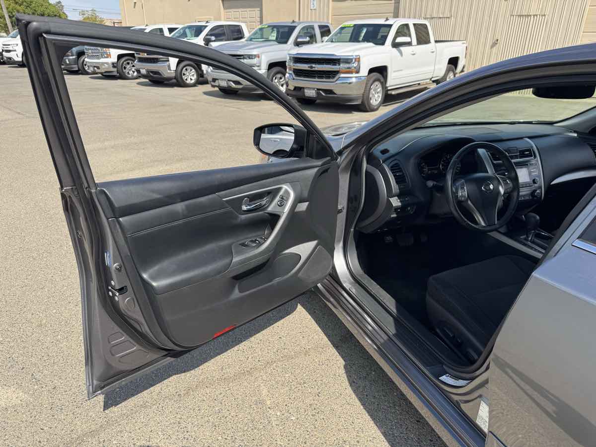 Nissan Altima photo 23