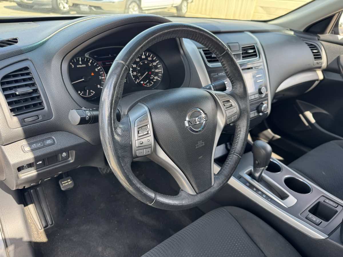 Nissan Altima photo 26