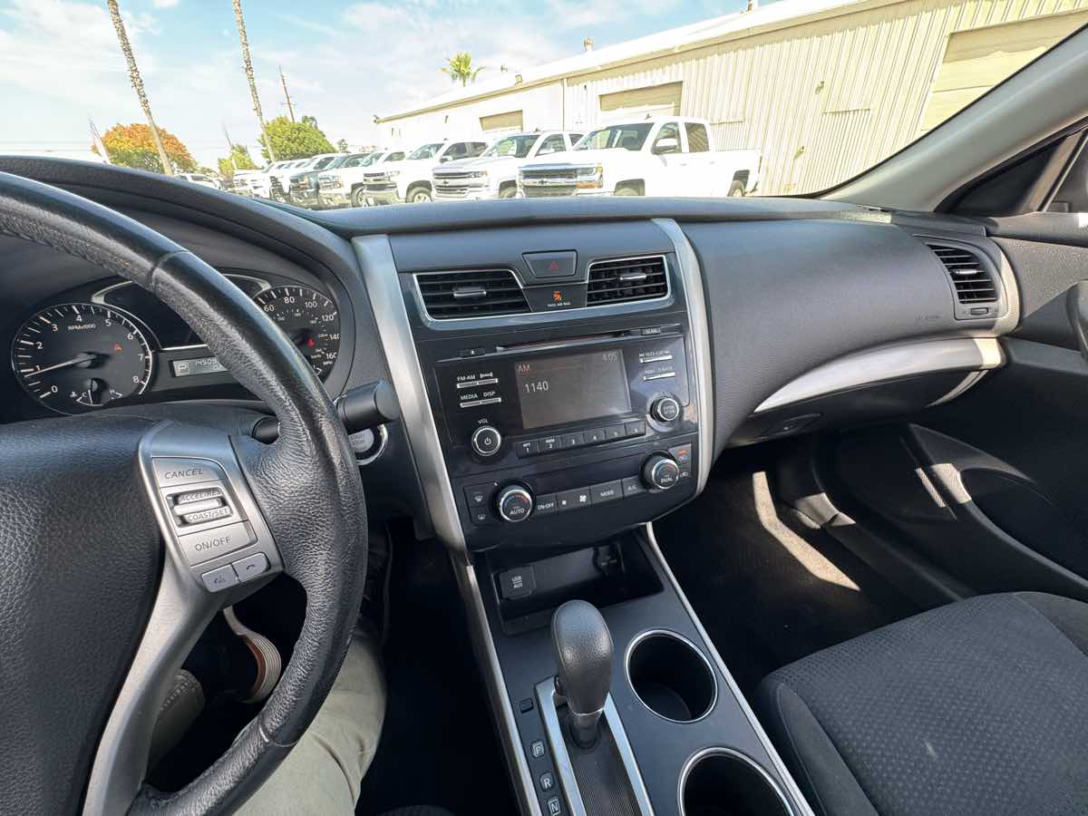 Nissan Altima photo 28