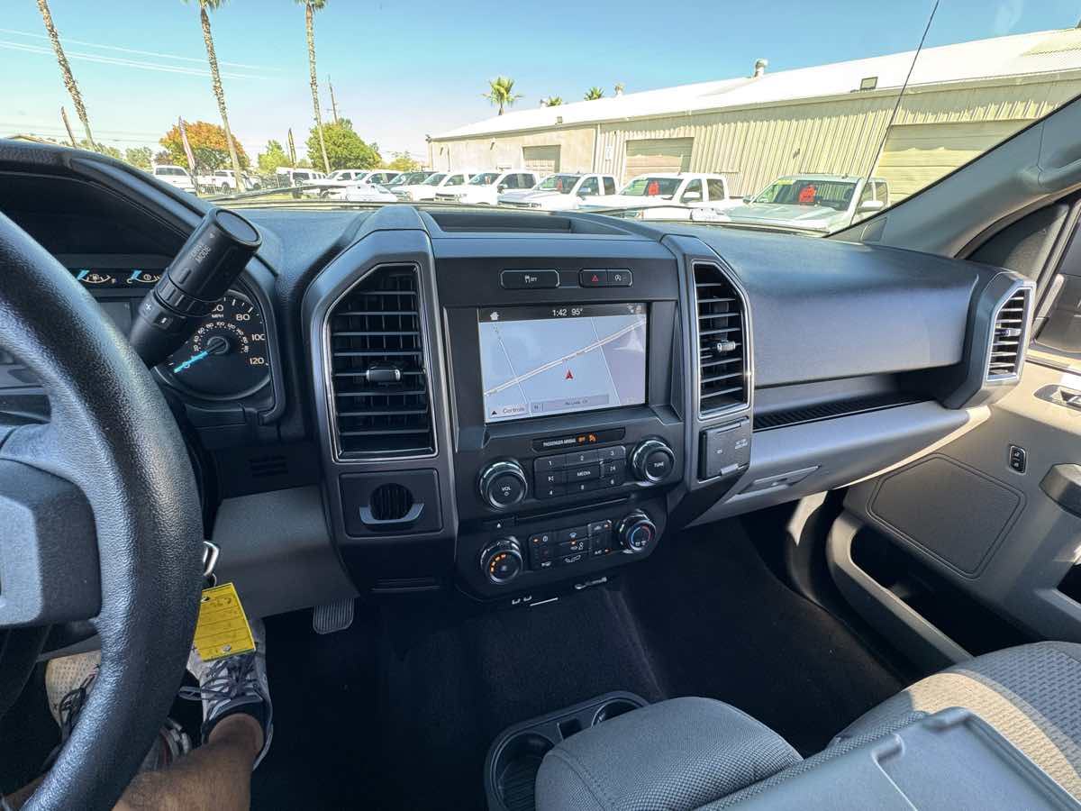 Ford F-150 photo 26
