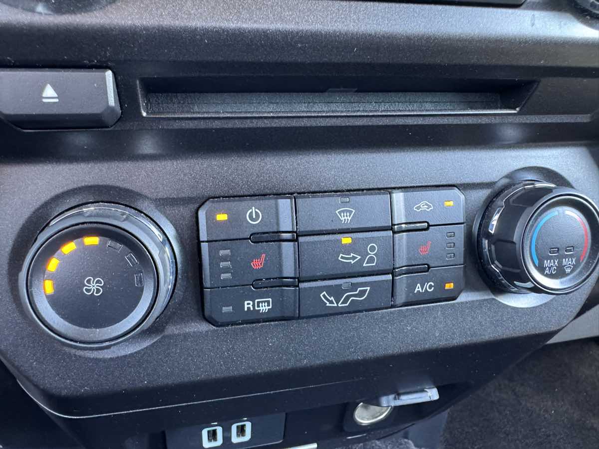 Ford F-150 photo 30