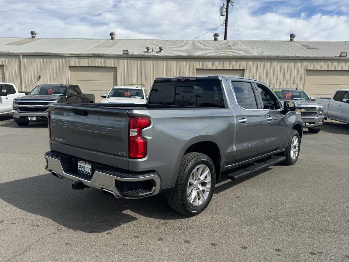 Chevrolet Silverado photo 10
