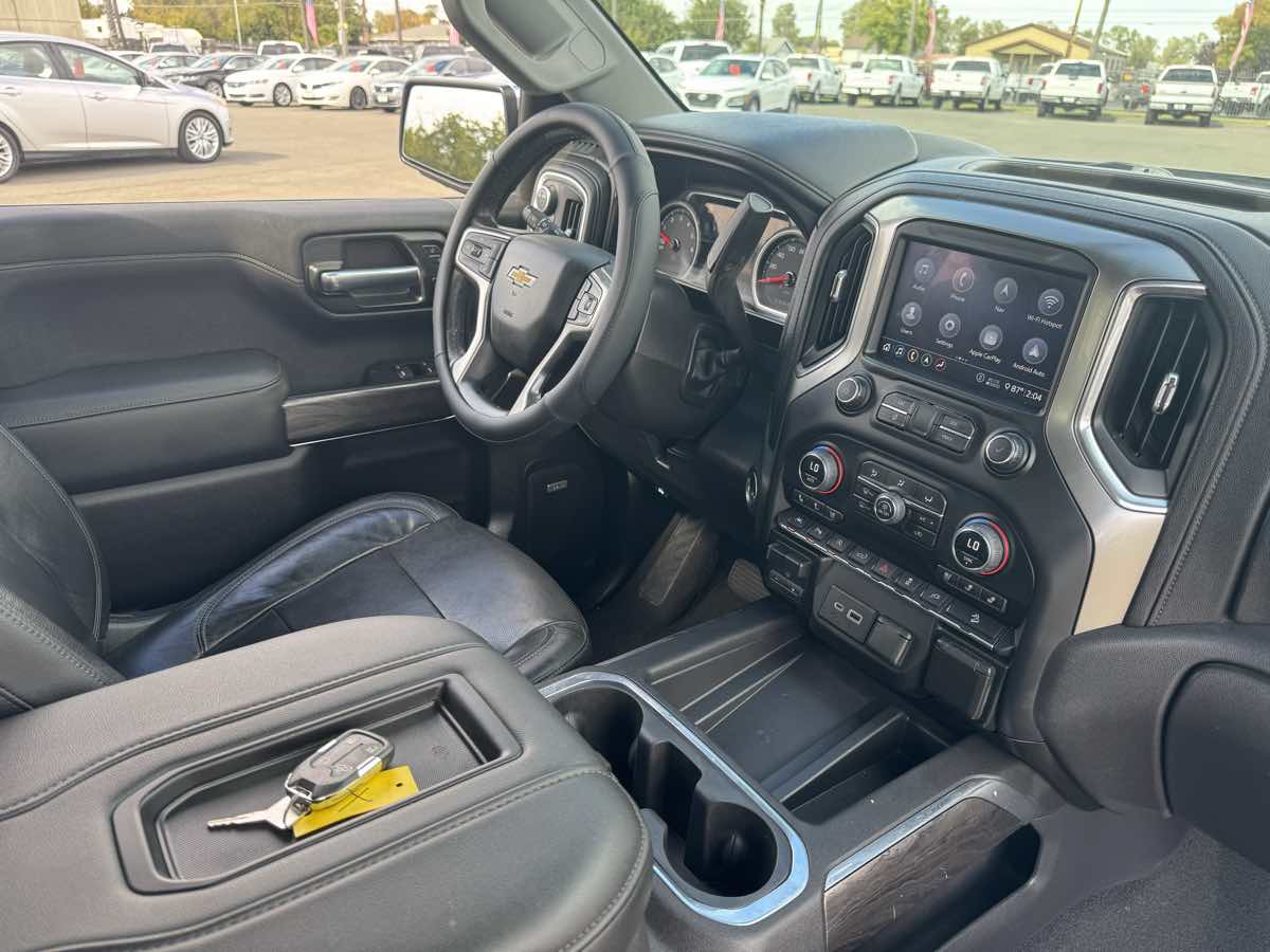 Chevrolet Silverado photo 15