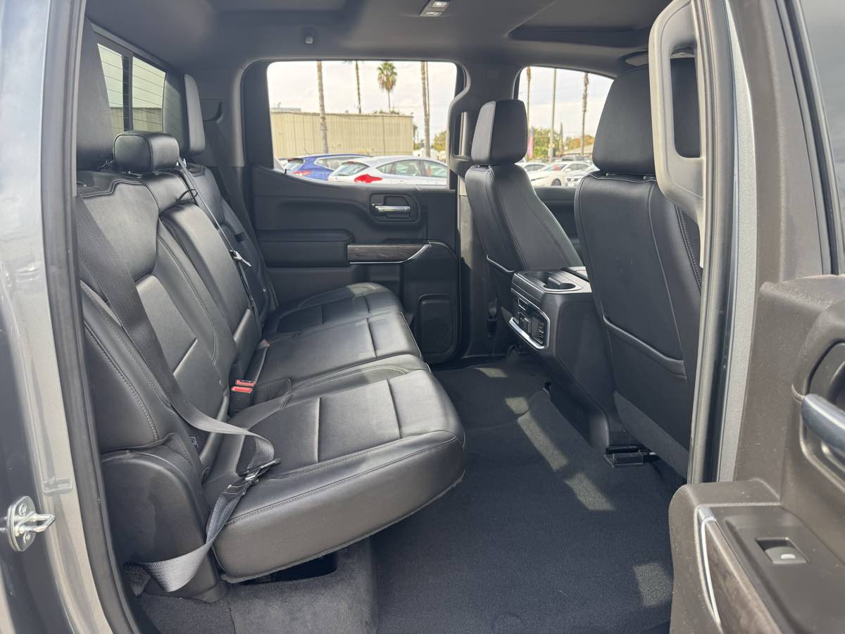 Chevrolet Silverado photo 17