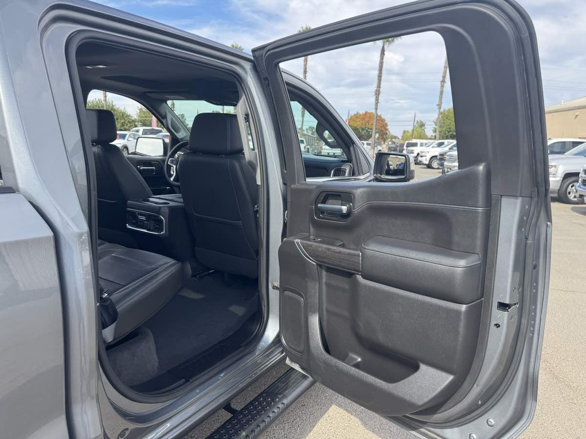 Chevrolet Silverado photo 18