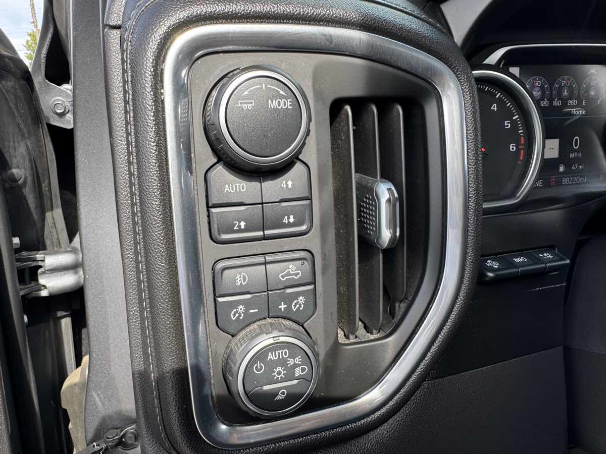 Chevrolet Silverado photo 25