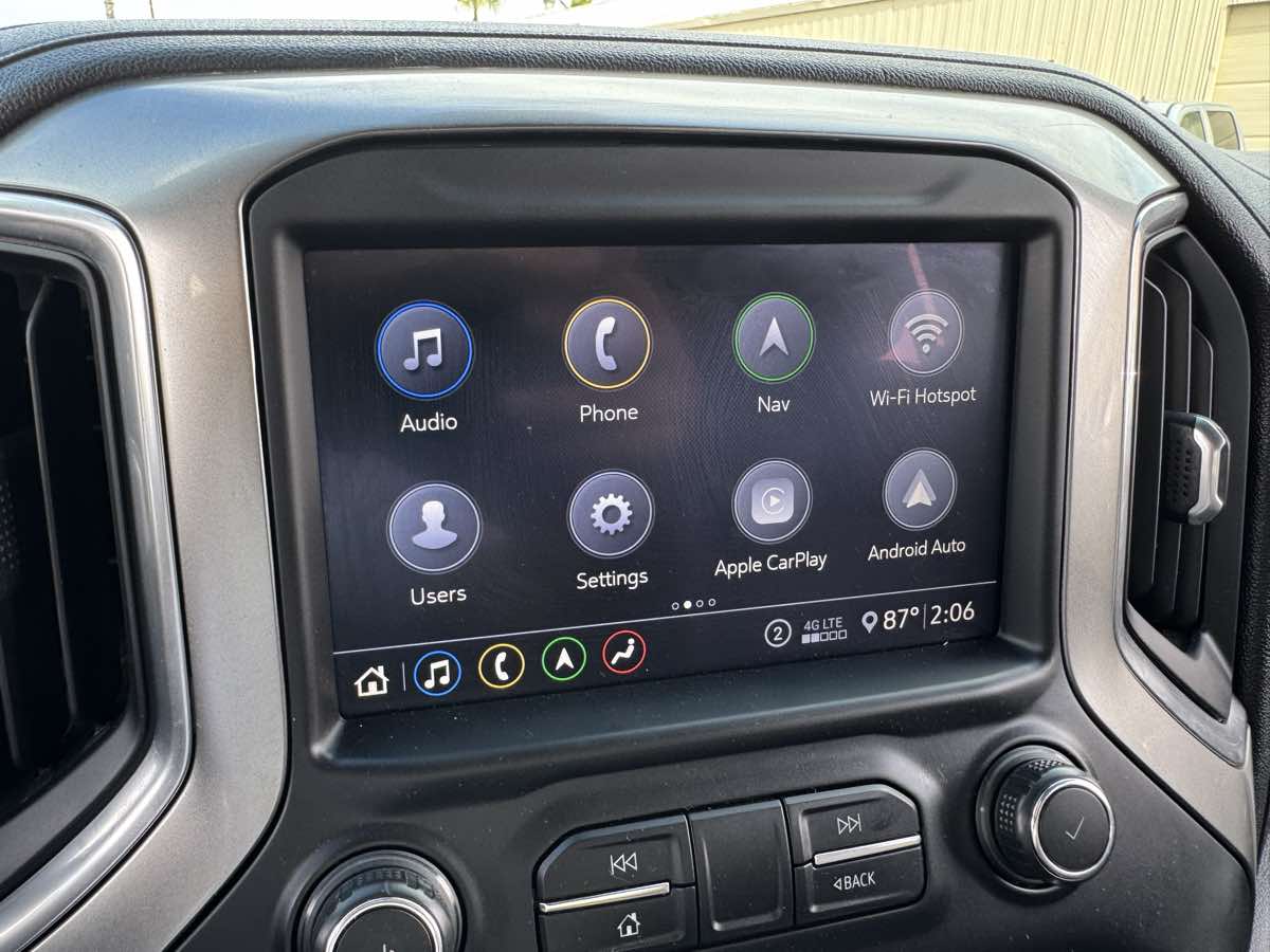 Chevrolet Silverado photo 29