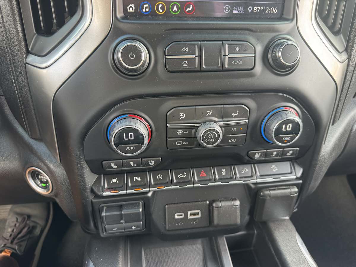 Chevrolet Silverado photo 30