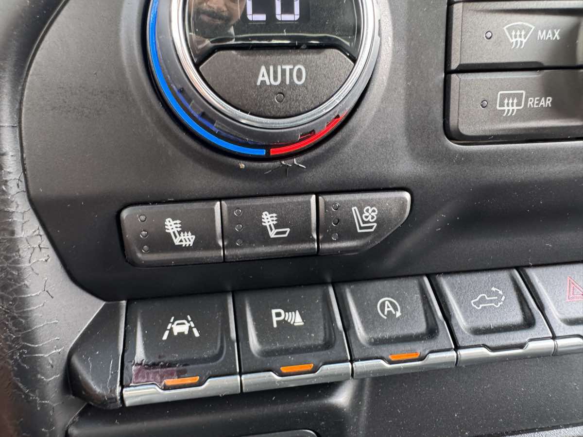 Chevrolet Silverado photo 33