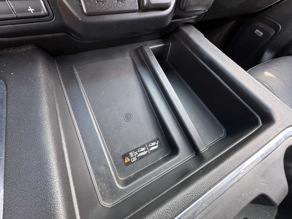 Chevrolet Silverado photo 35