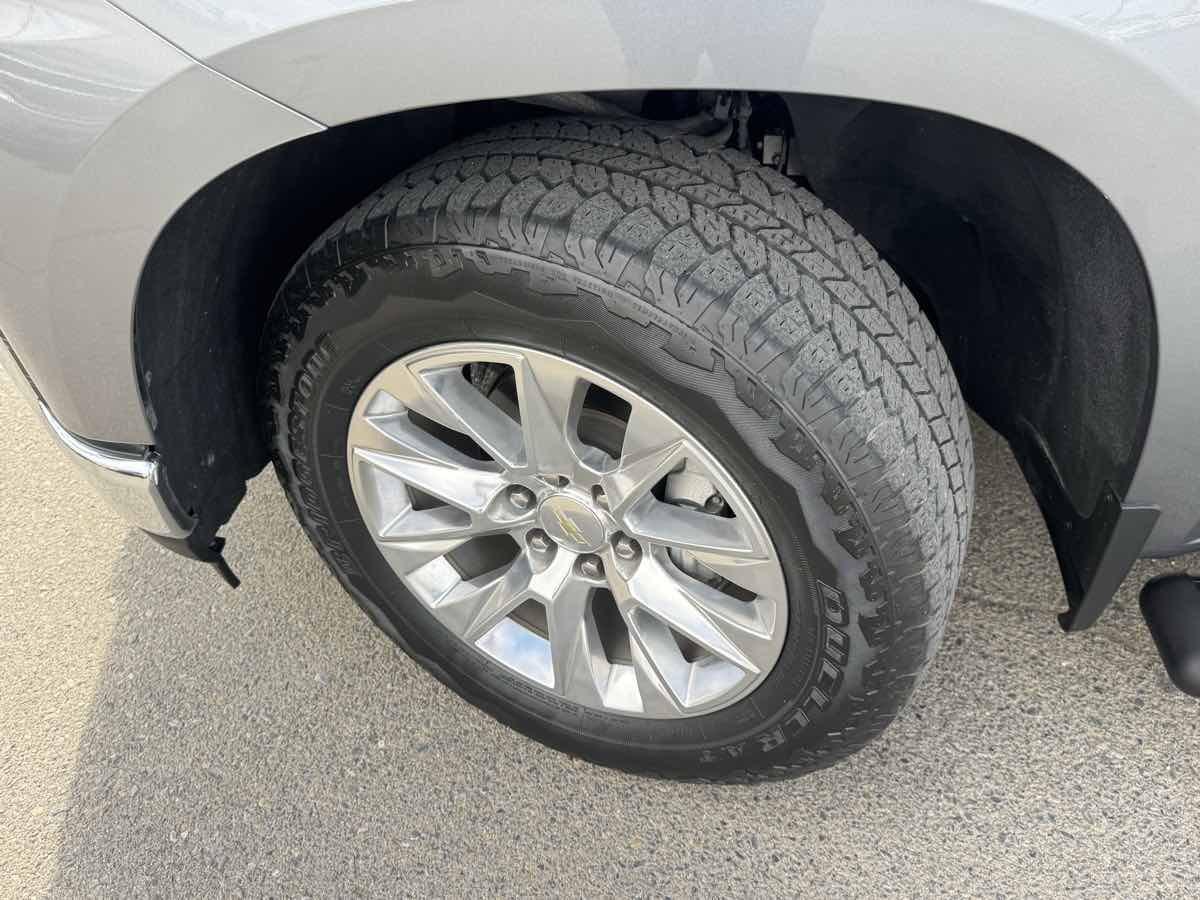 Chevrolet Silverado photo 43