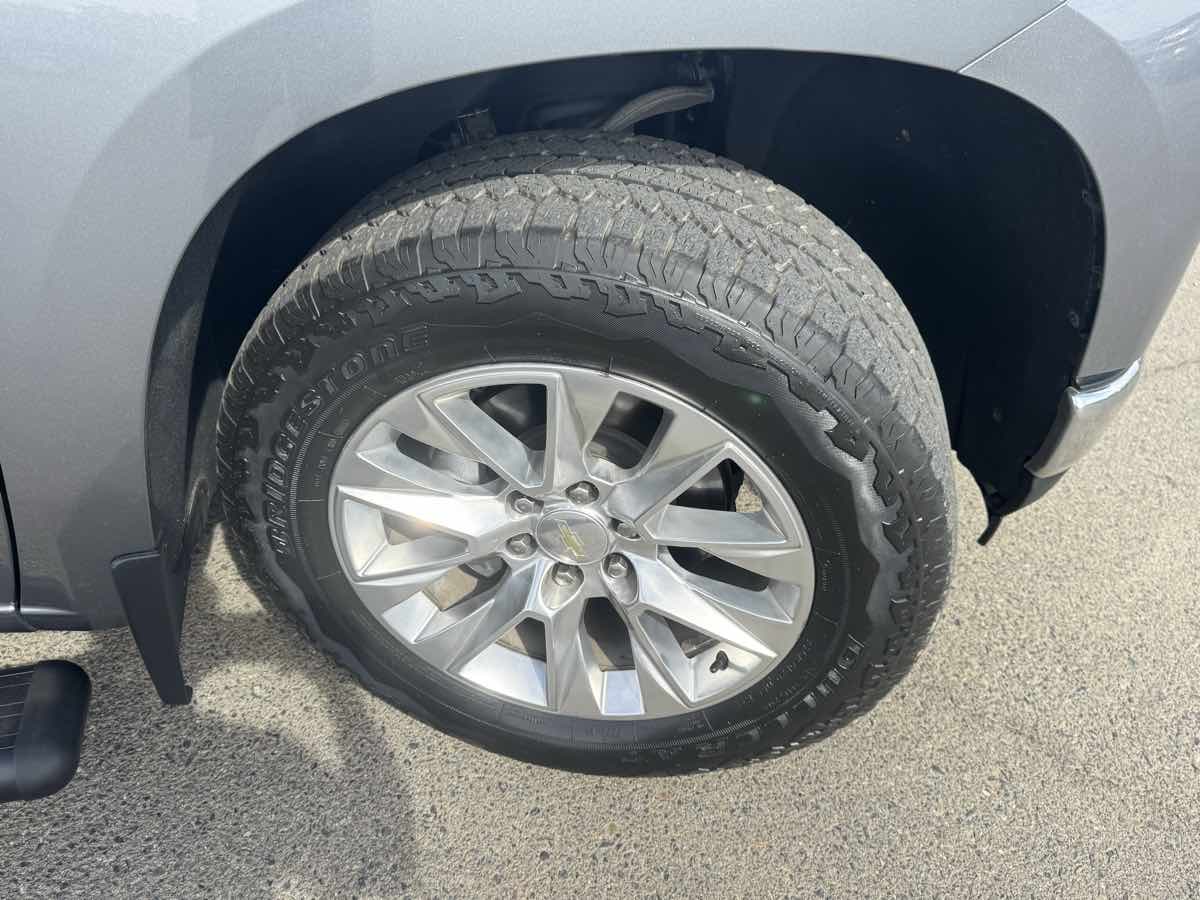 Chevrolet Silverado photo 46