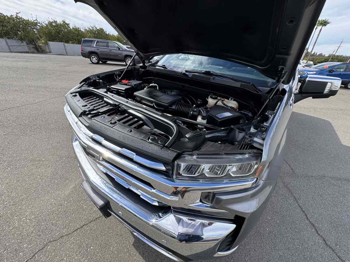 Chevrolet Silverado photo 48