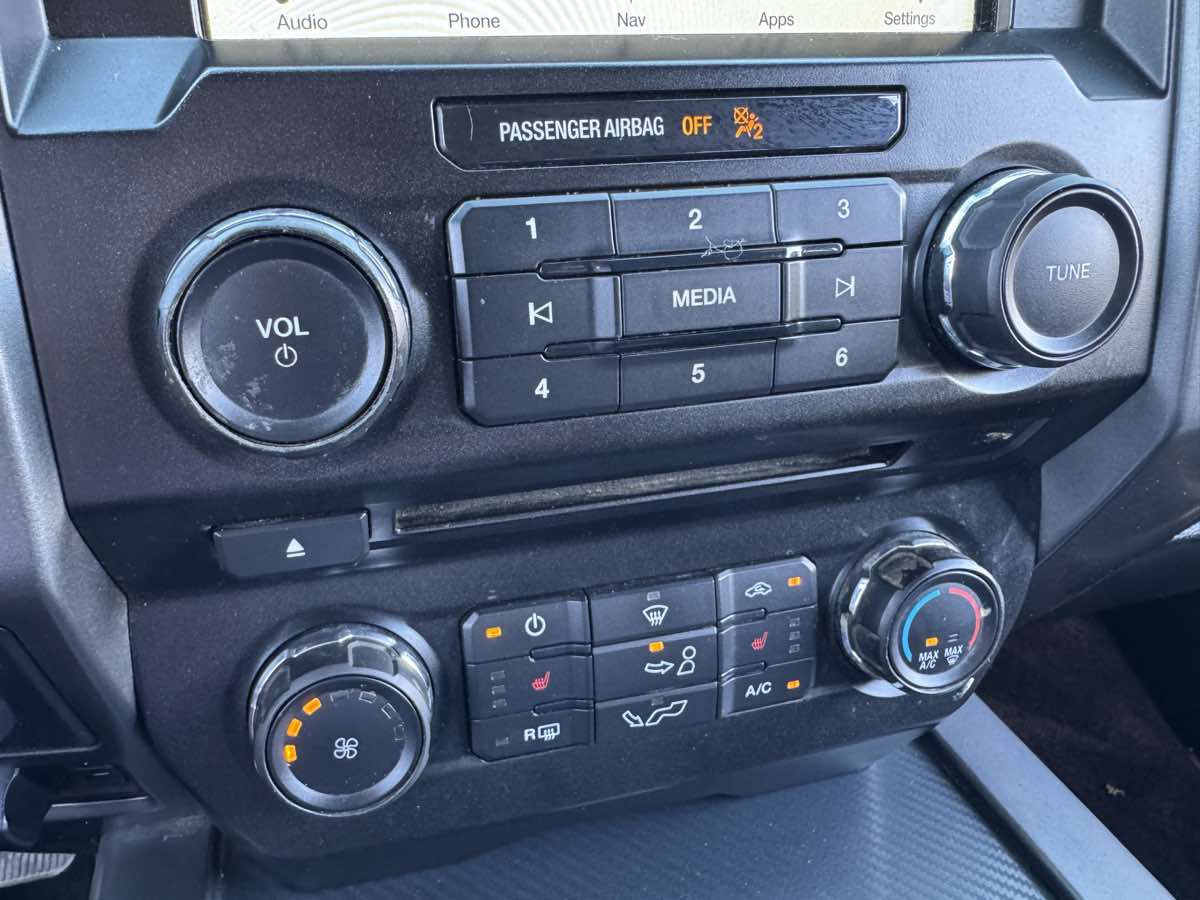 Ford F-150 photo 30