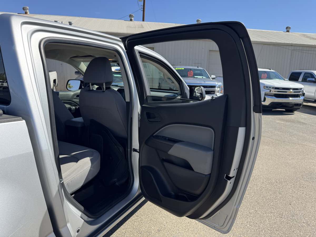 Chevrolet Colorado photo 18