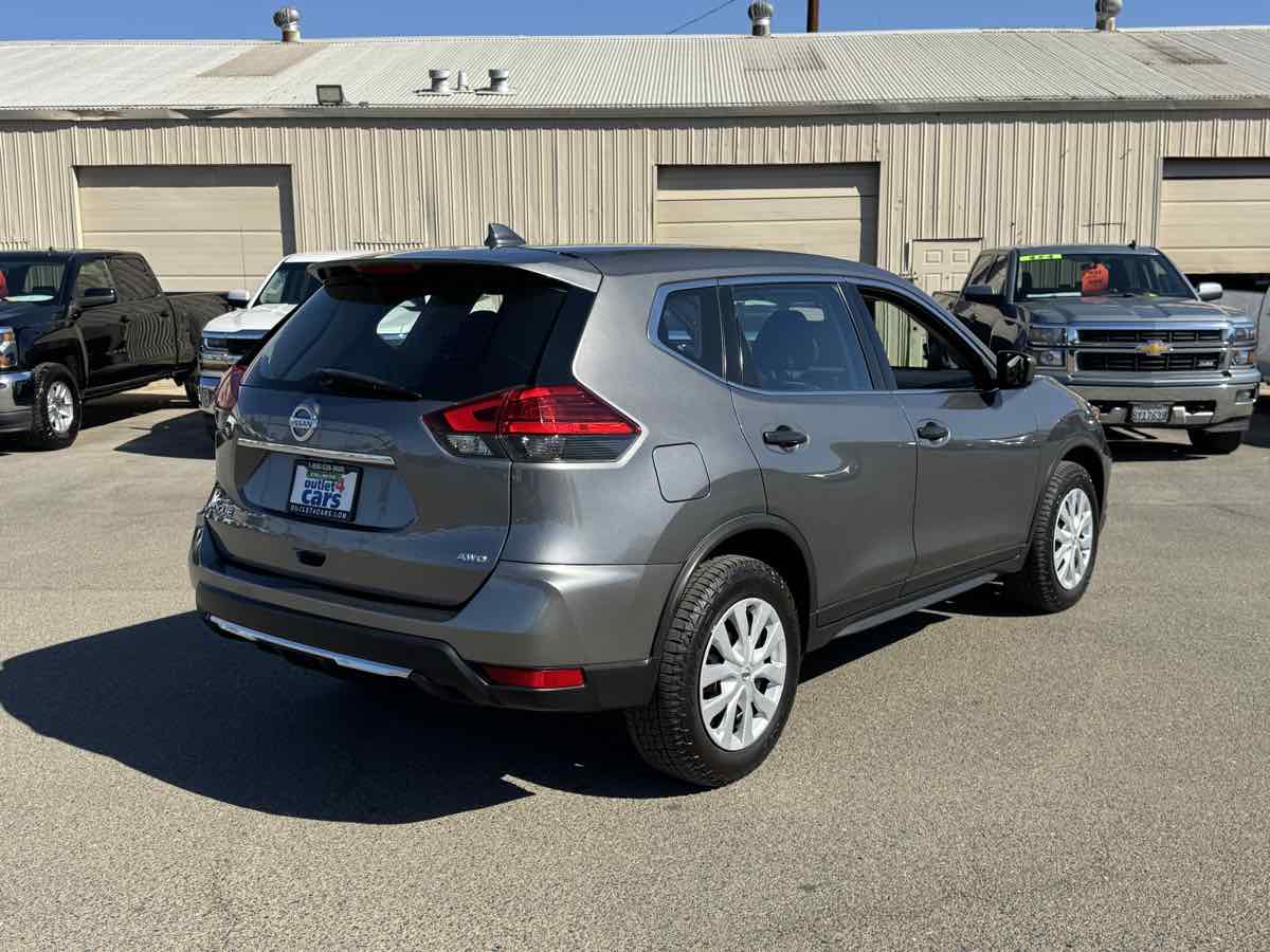 Nissan Rogue photo 9
