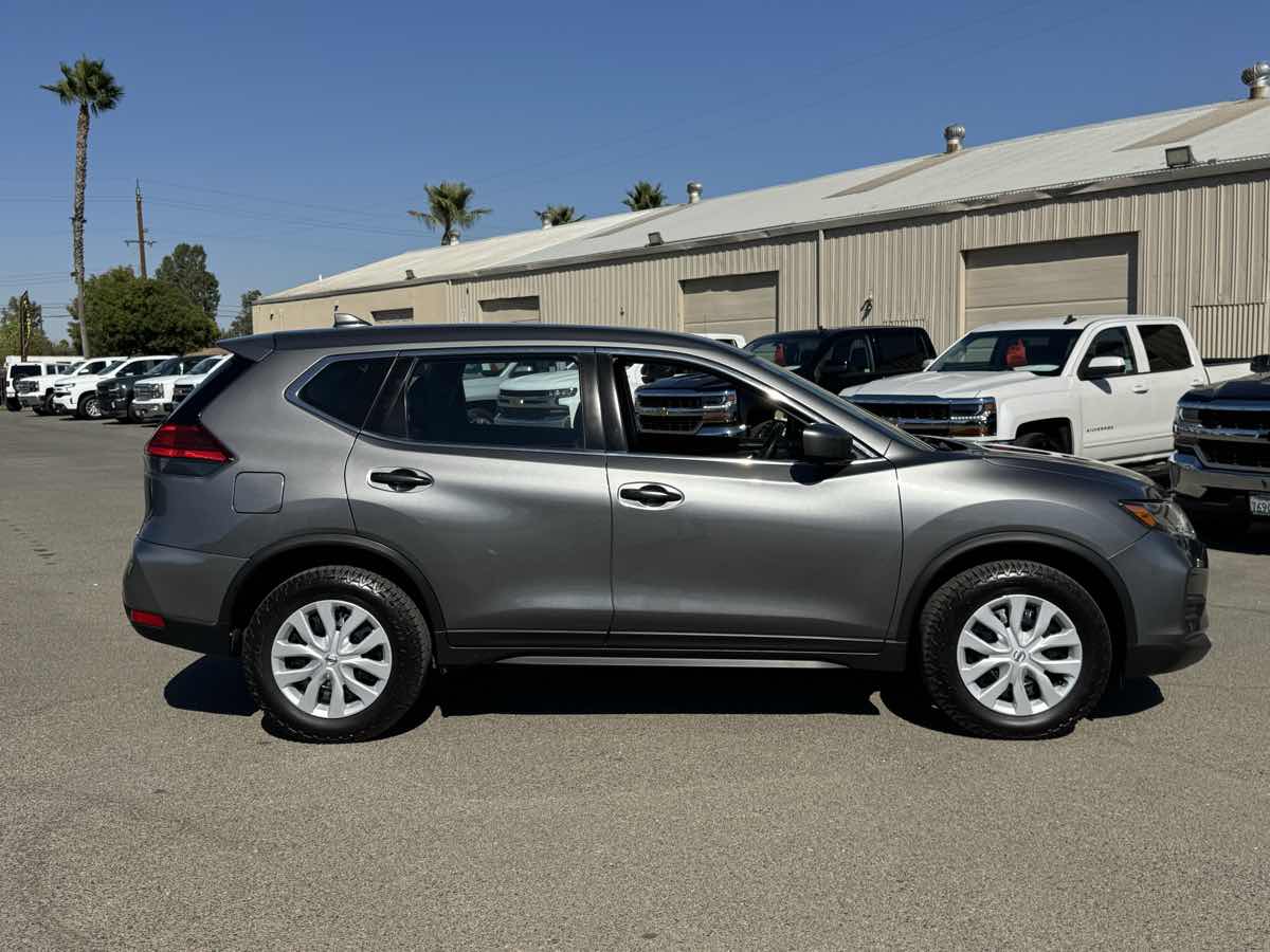 Nissan Rogue photo 10