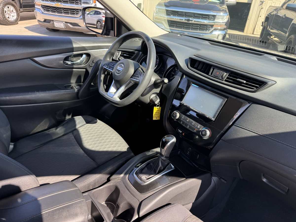 Nissan Rogue photo 13