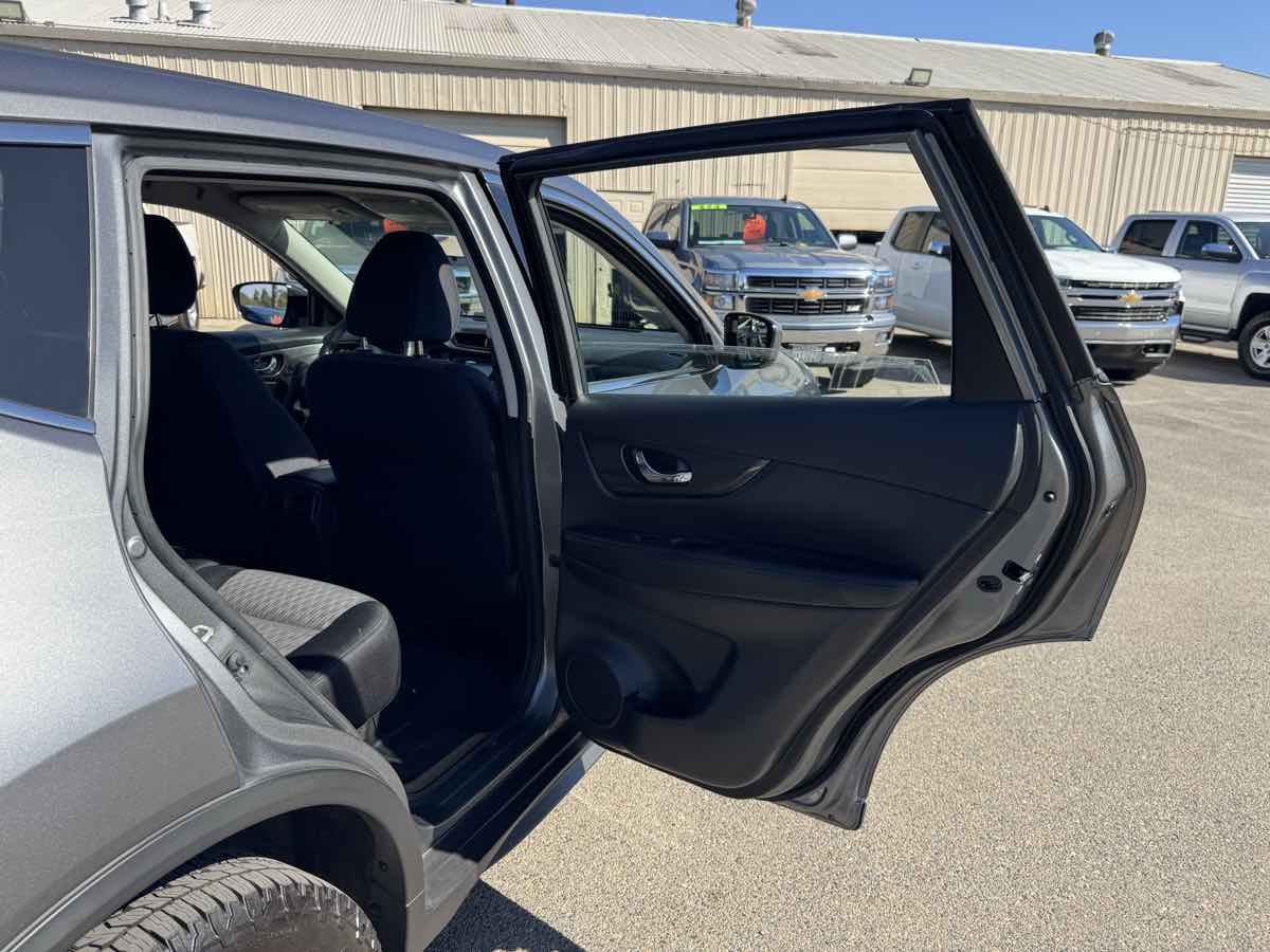 Nissan Rogue photo 16