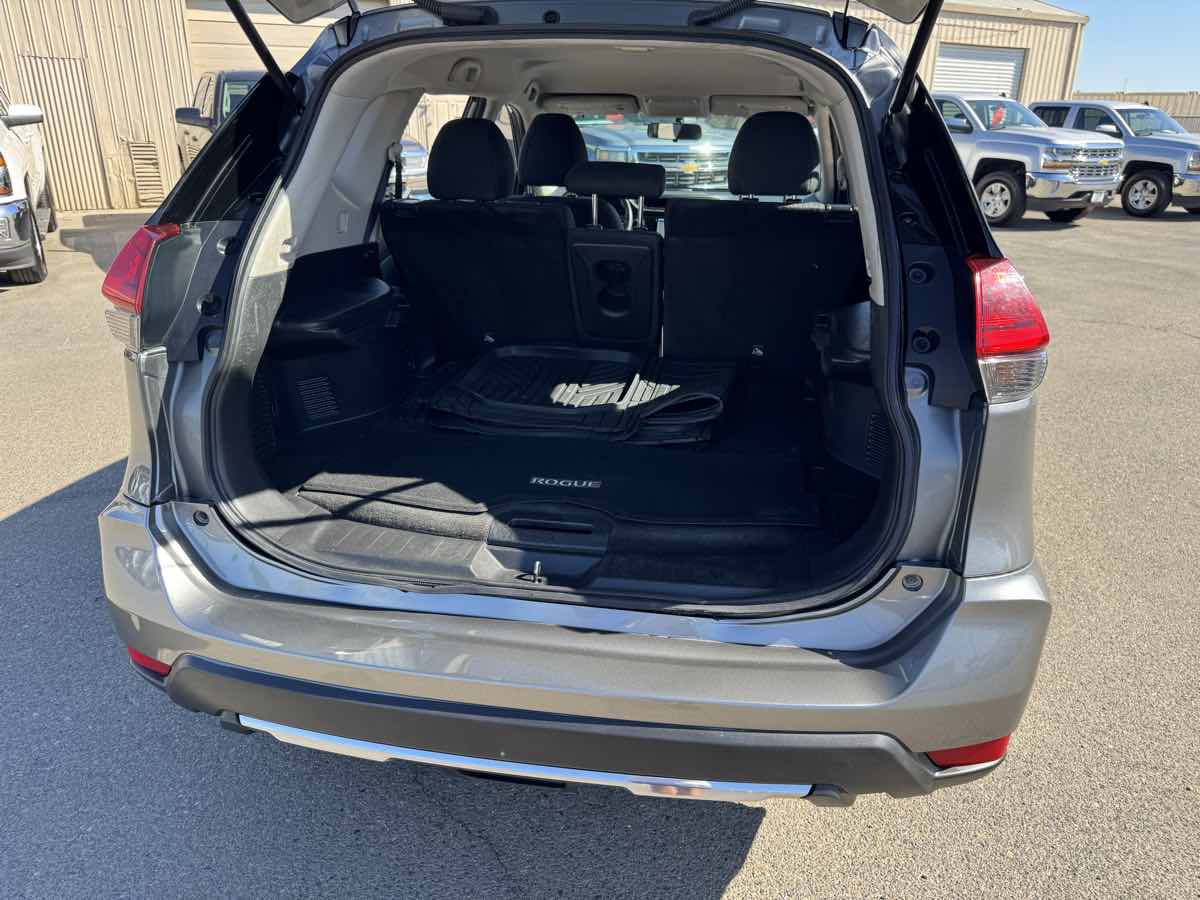 Nissan Rogue photo 17