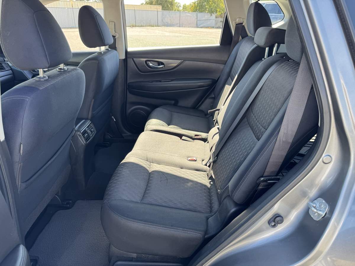 Nissan Rogue photo 18