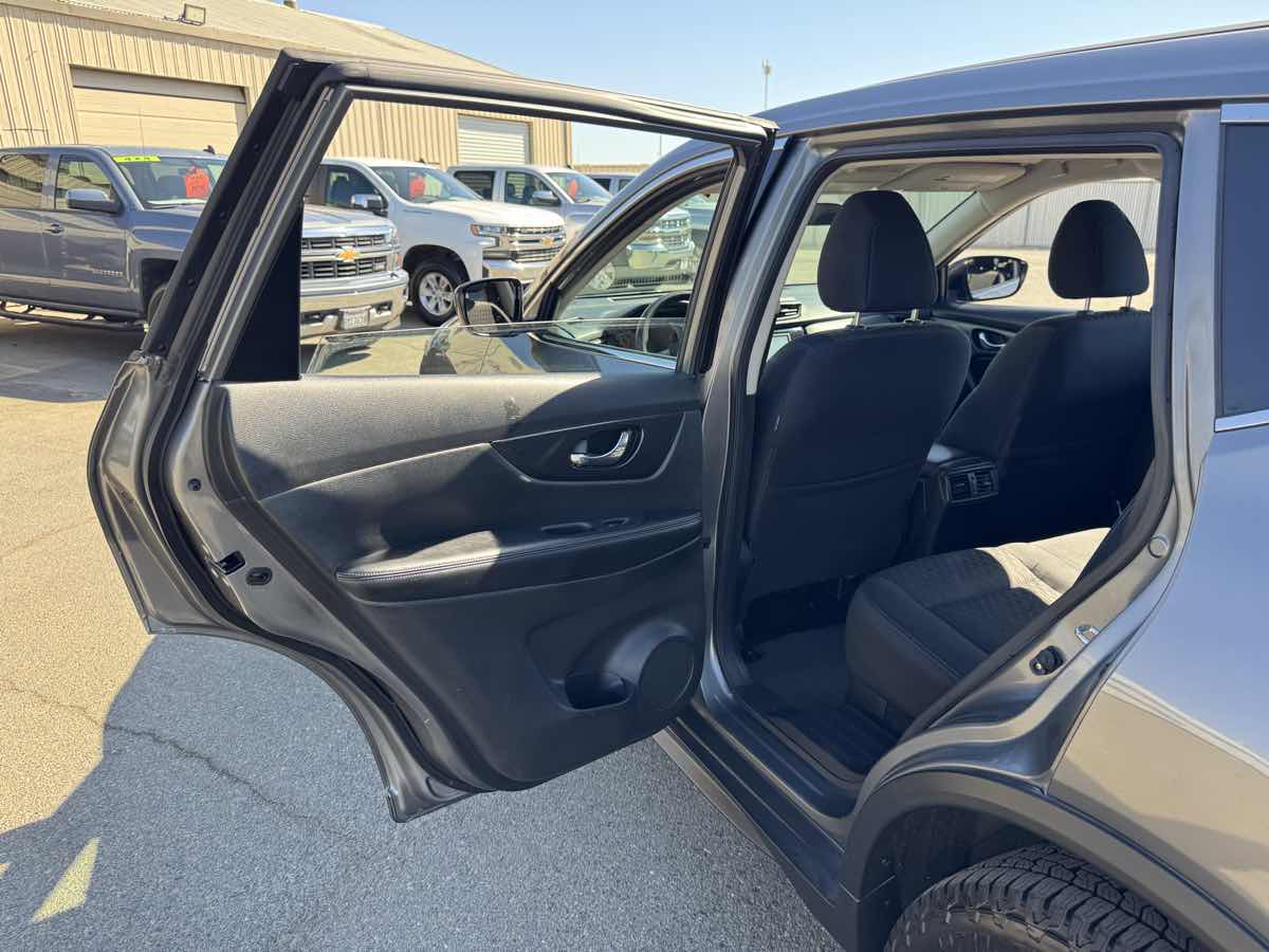 Nissan Rogue photo 19