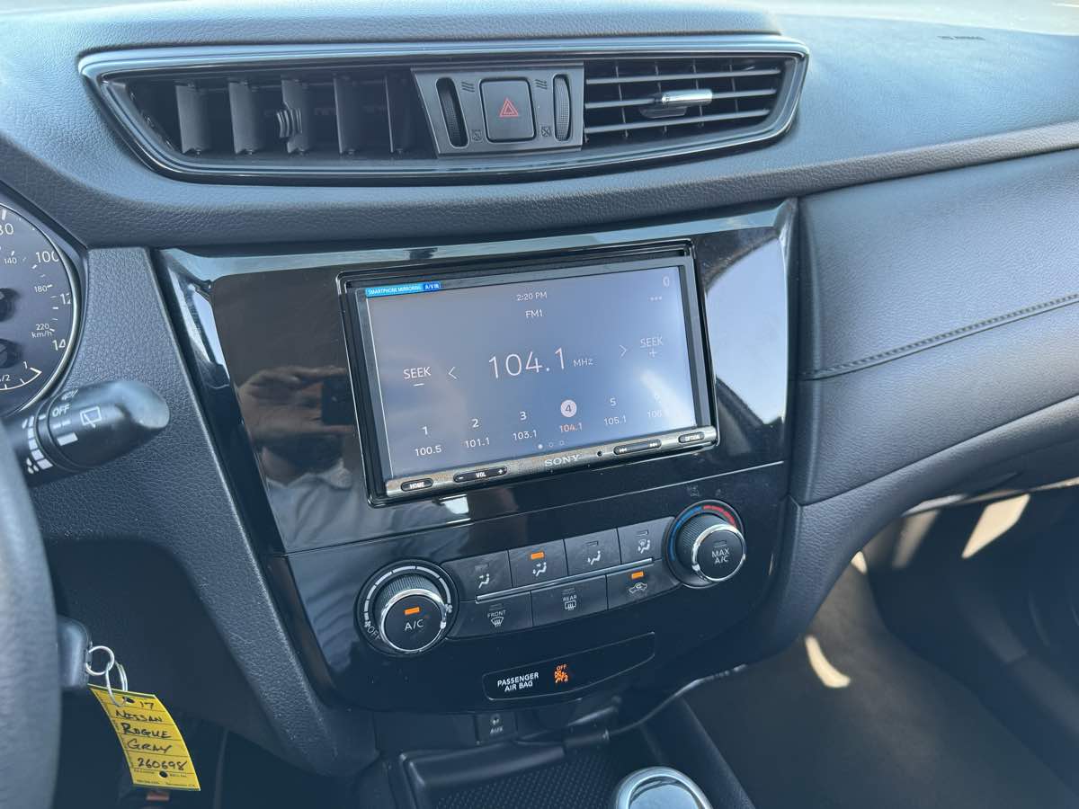 Nissan Rogue photo 23