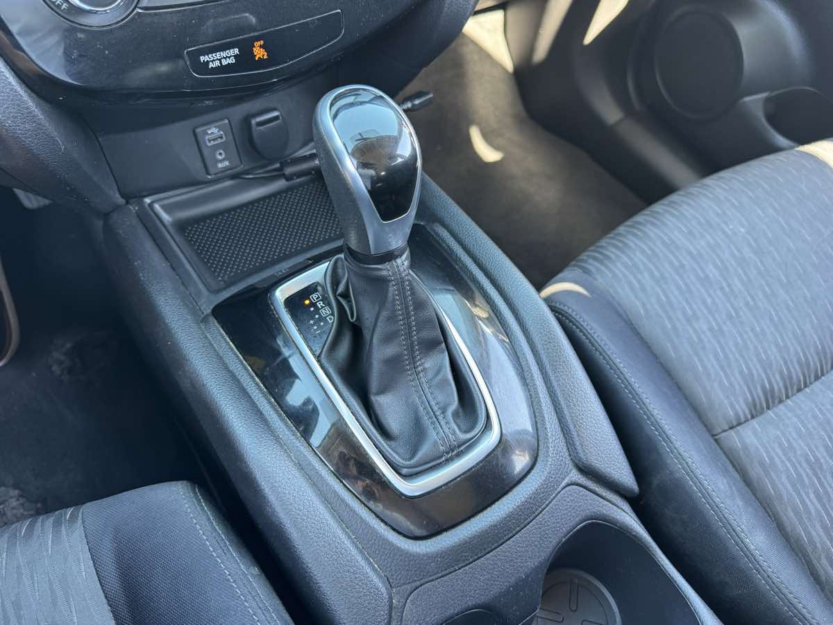 Nissan Rogue photo 27