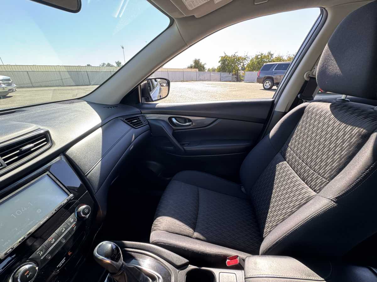 Nissan Rogue photo 29