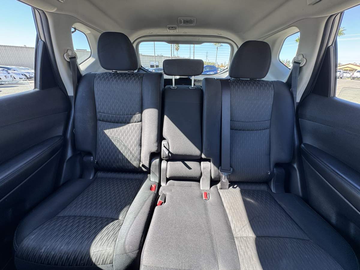 Nissan Rogue photo 30
