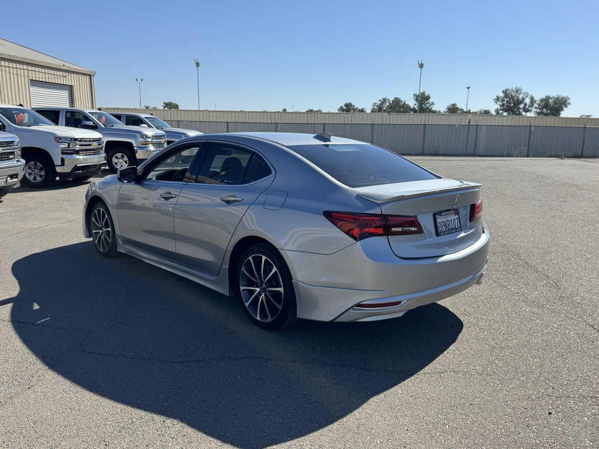 Acura TLX photo 7