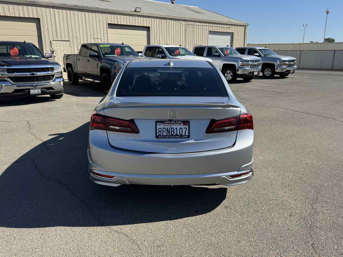 Acura TLX photo 8