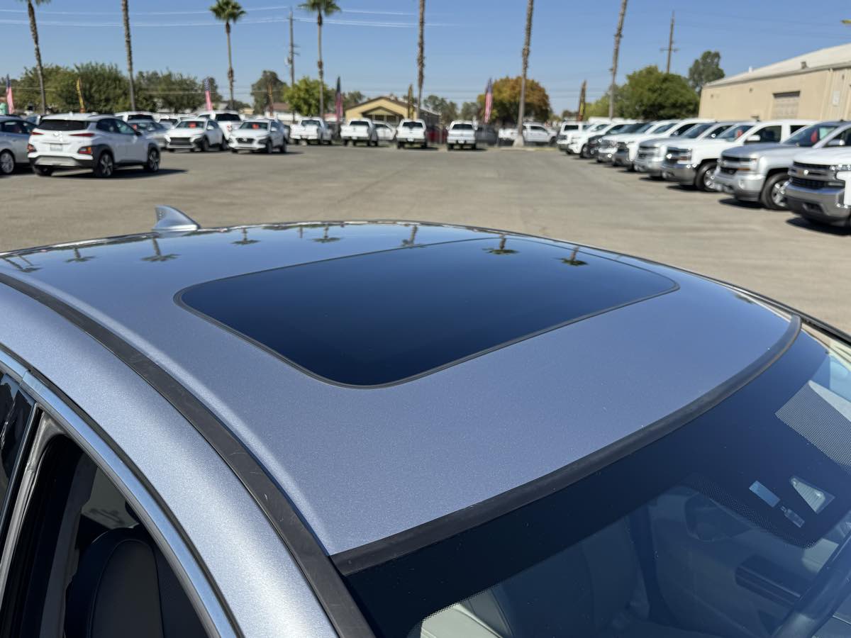 Acura TLX photo 12