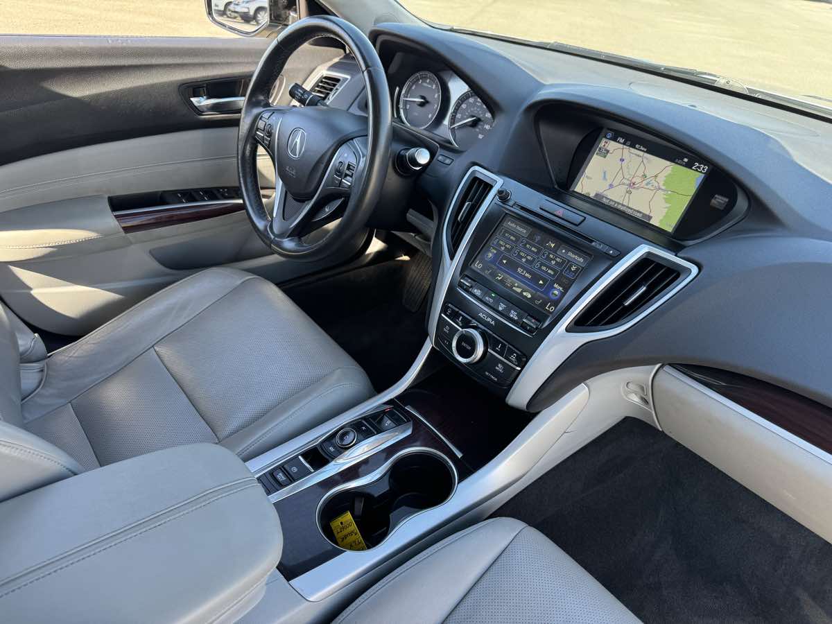 Acura TLX photo 14