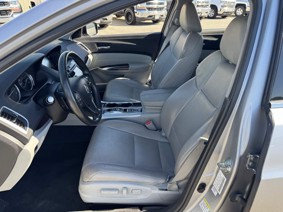 Acura TLX photo 20