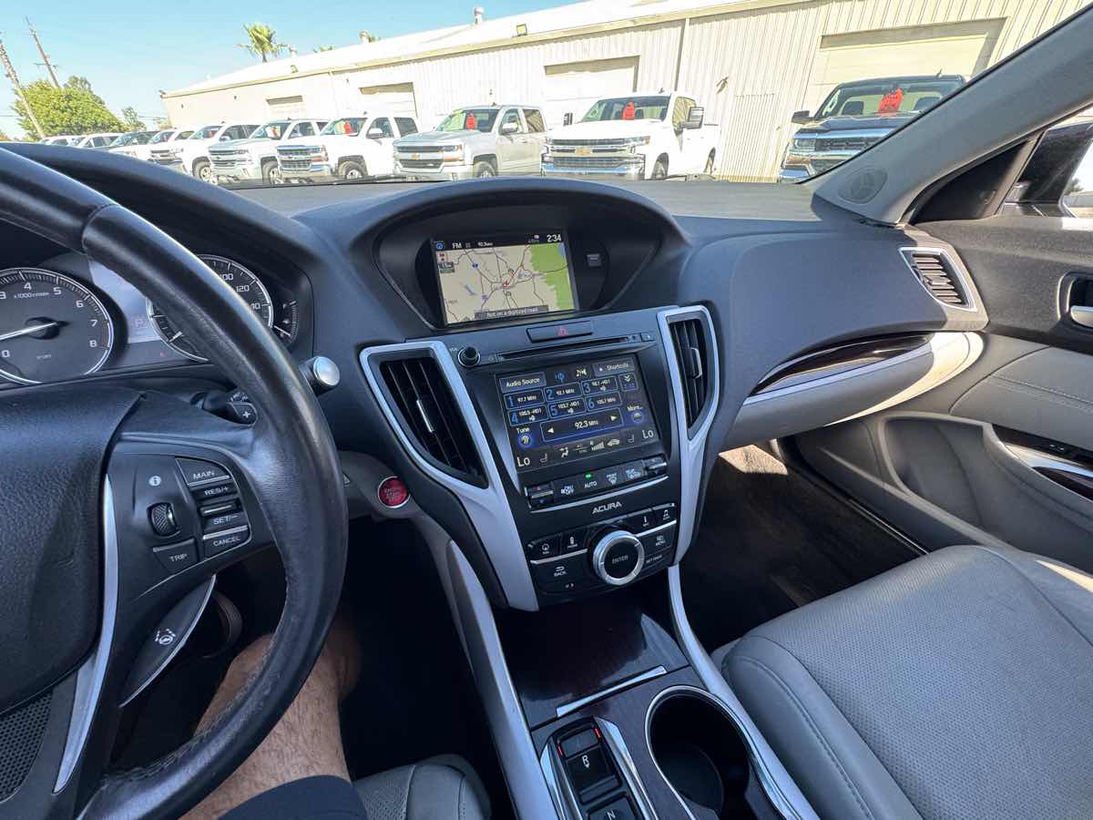 Acura TLX photo 25
