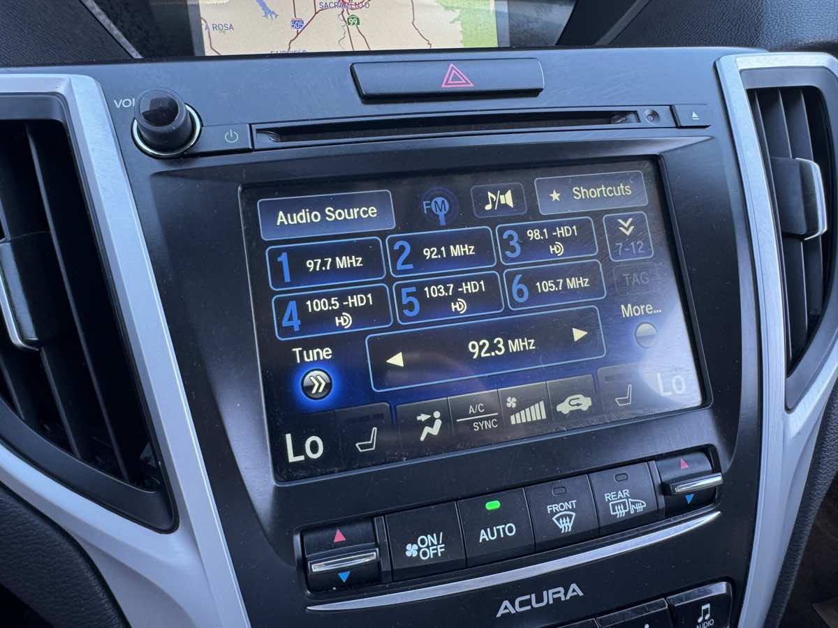Acura TLX photo 30