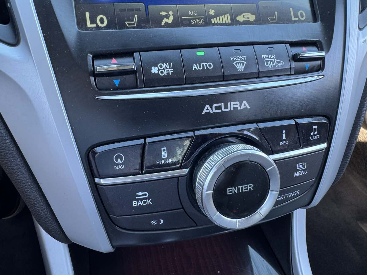 Acura TLX photo 31