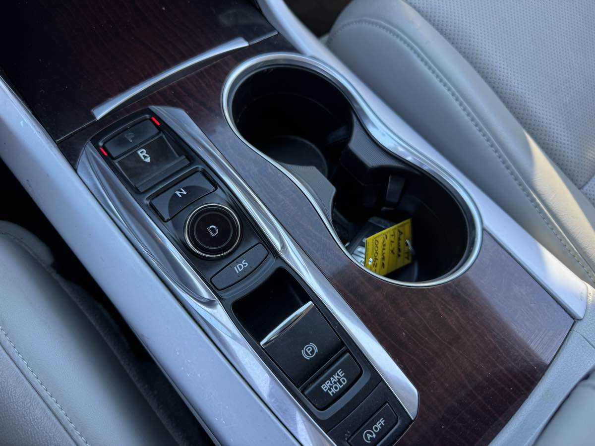 Acura TLX photo 32