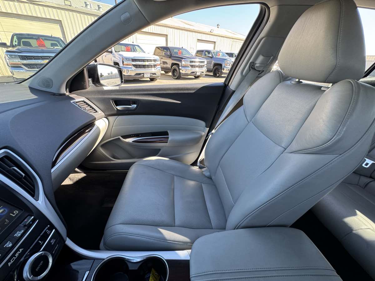 Acura TLX photo 35