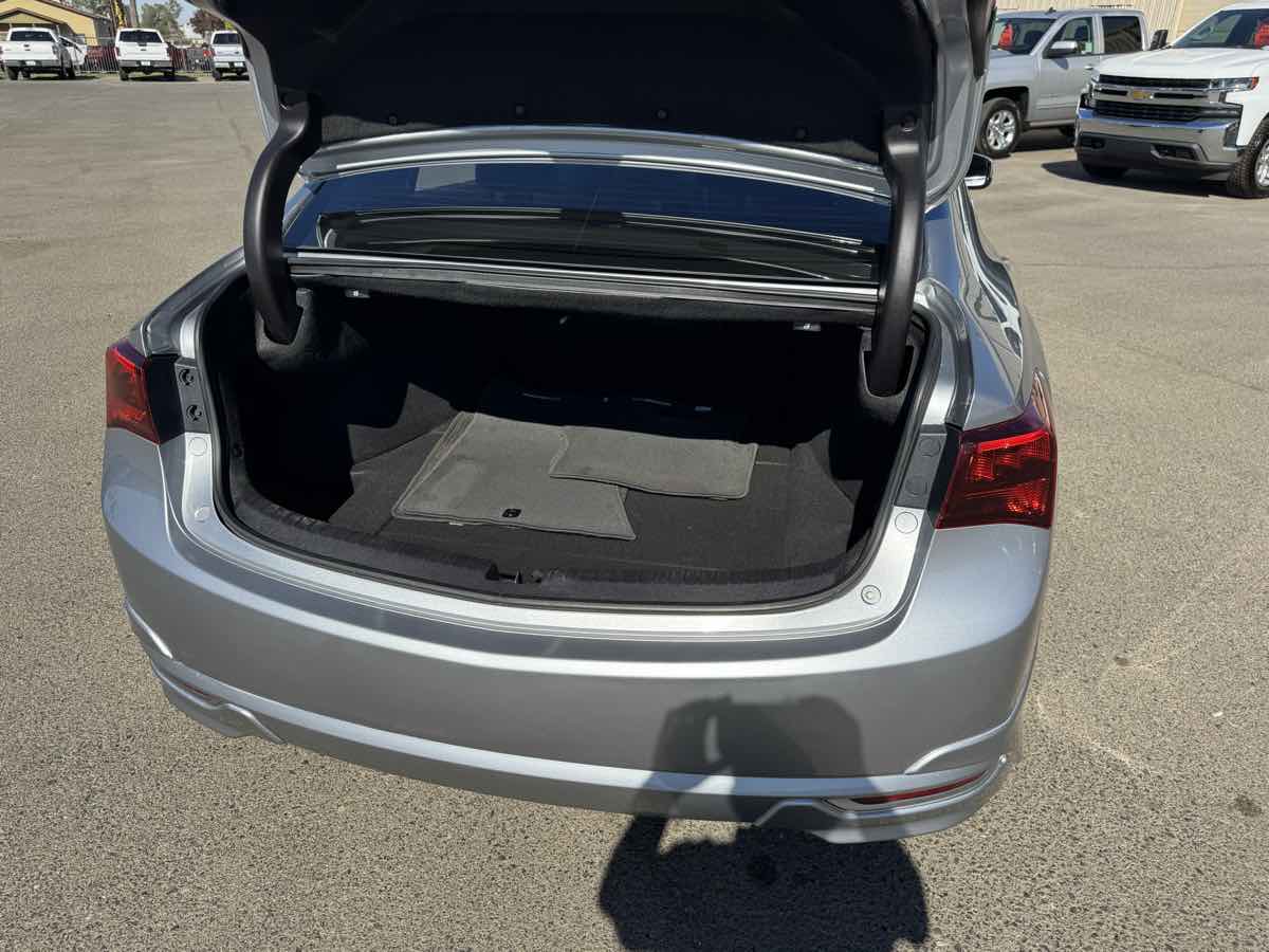 Acura TLX photo 37