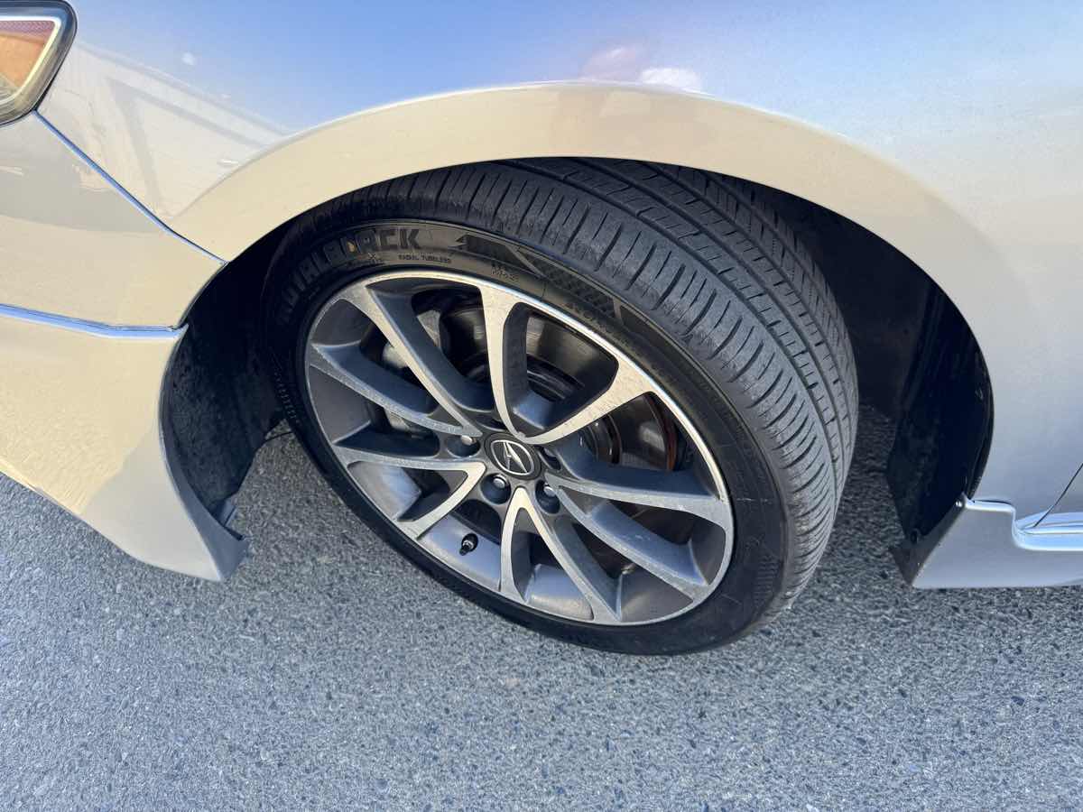 Acura TLX photo 38