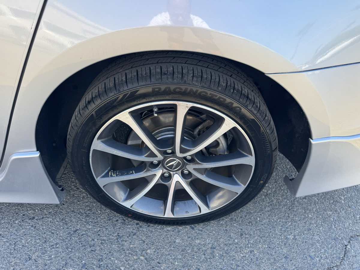 Acura TLX photo 39