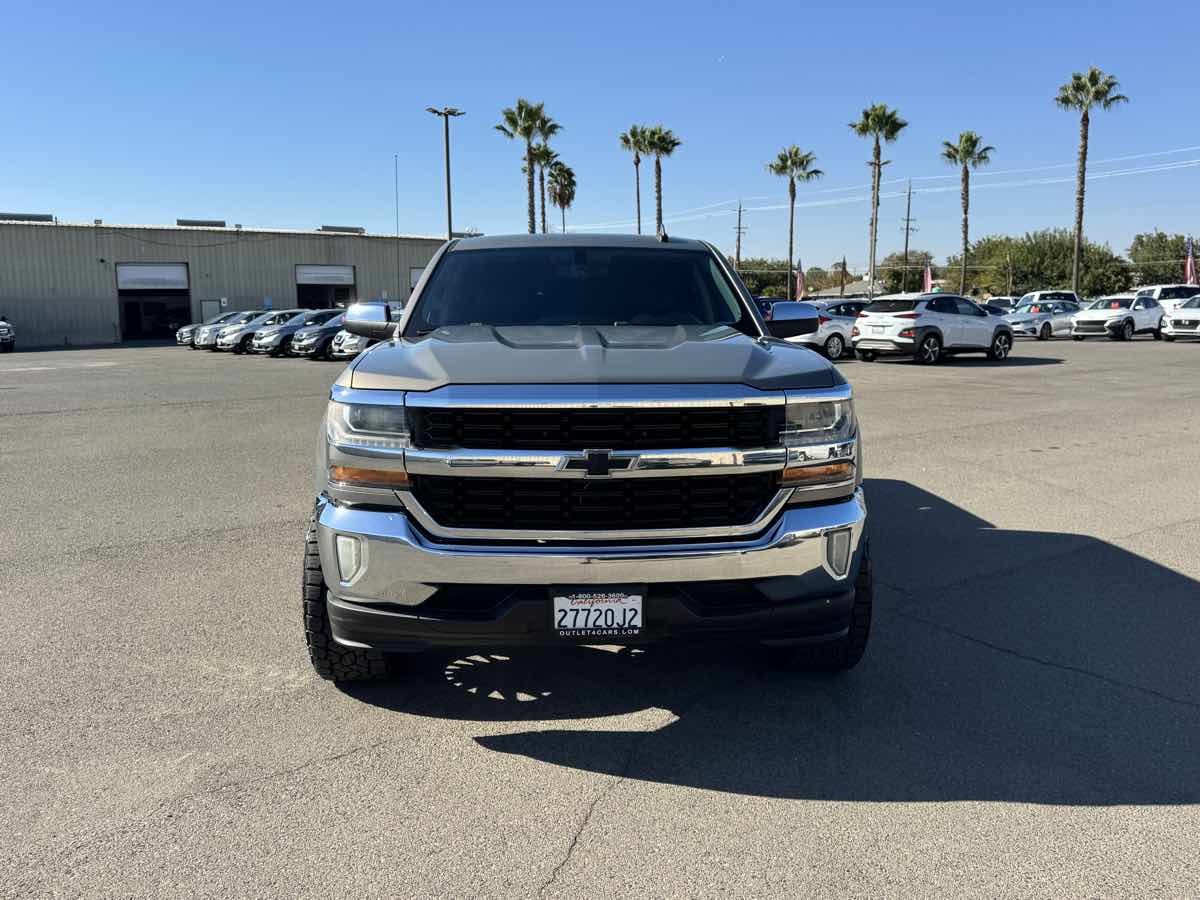 Chevrolet Silverado photo 4